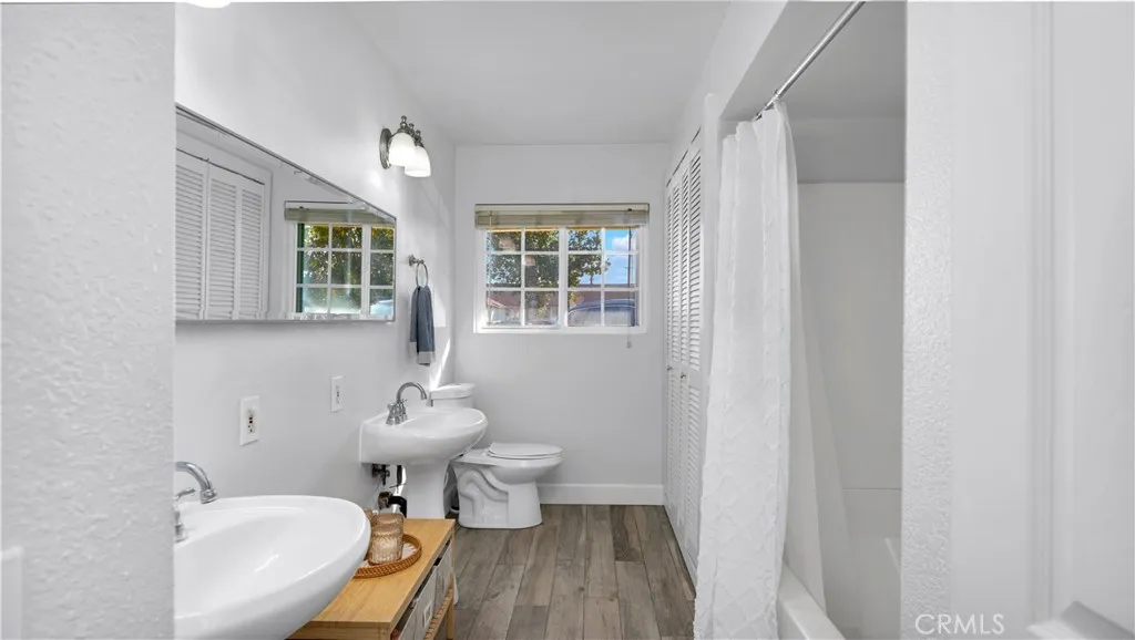 121 W Greenway Avenue, Orange, California 92865 home-pic-19