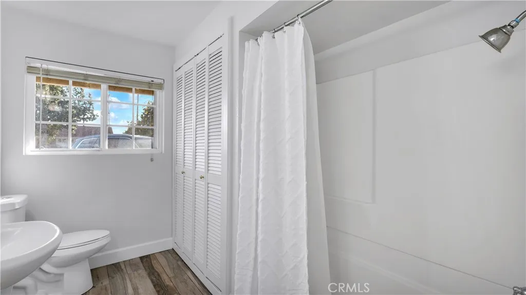 121 W Greenway Avenue, Orange, California 92865 home-pic-20