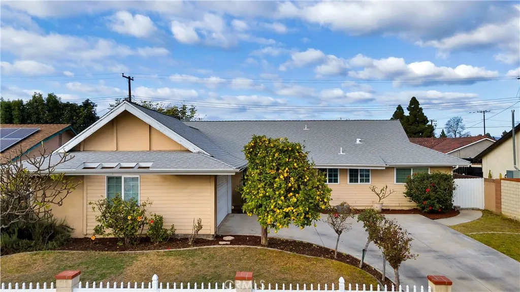 121 W Greenway Avenue, Orange, California 92865 home-pic-32