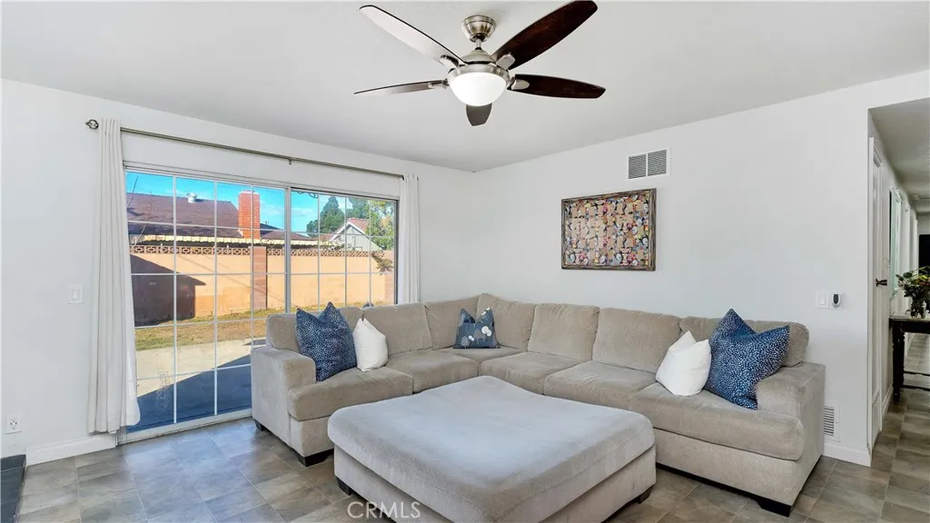121 W Greenway Avenue, Orange, California 92865 home-pic-6