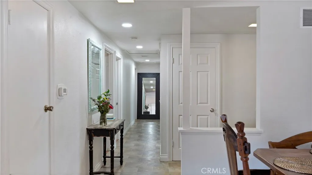 121 W Greenway Avenue, Orange, California 92865 home-pic-3