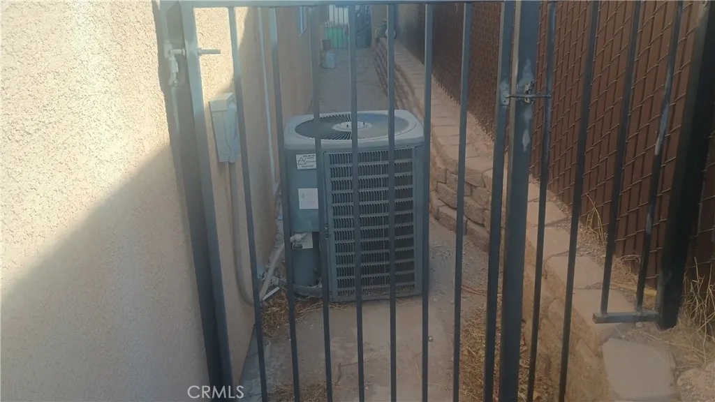 2247 Casa Loma Street, Needles, California 92363 home-pic-7