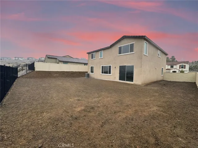 HUGE BACKYARD