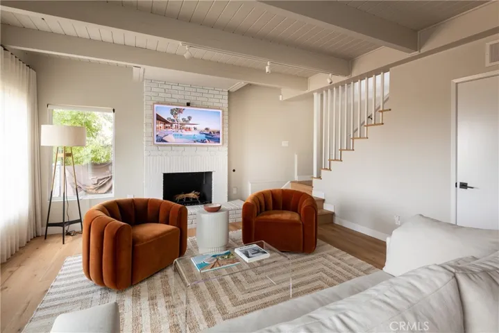 15025 Del Gado Drive, Sherman Oaks, California 91403