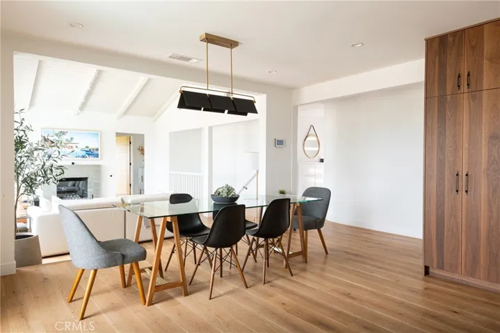 15025 Del Gado Drive, Sherman Oaks, California 91403
