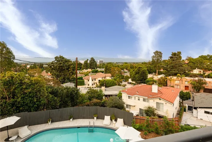 15025 Del Gado Drive, Sherman Oaks, California 91403