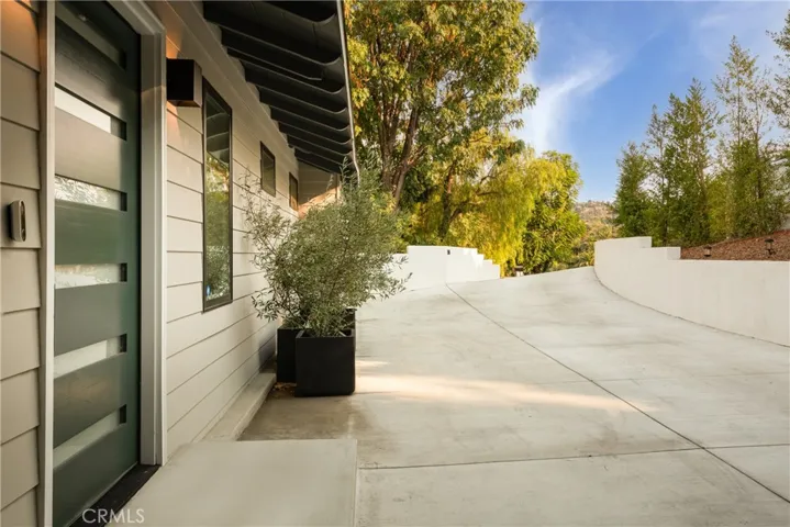 15025 Del Gado Drive, Sherman Oaks, California 91403