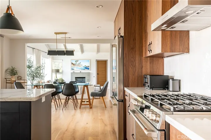15025 Del Gado Drive, Sherman Oaks, California 91403