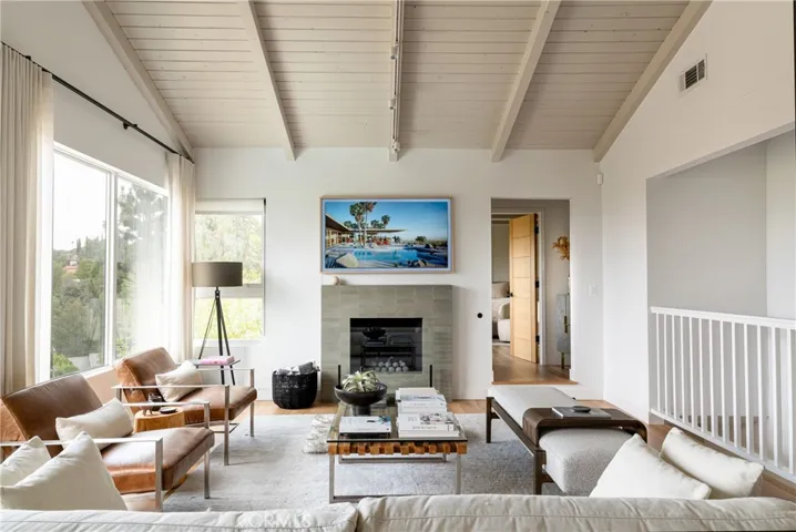 15025 Del Gado Drive, Sherman Oaks, California 91403