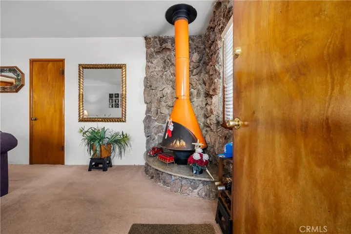 BOTTOM UNIT ENTRANCE