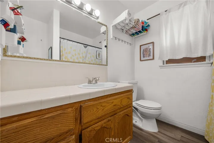 TOP UNIT BATHROOM