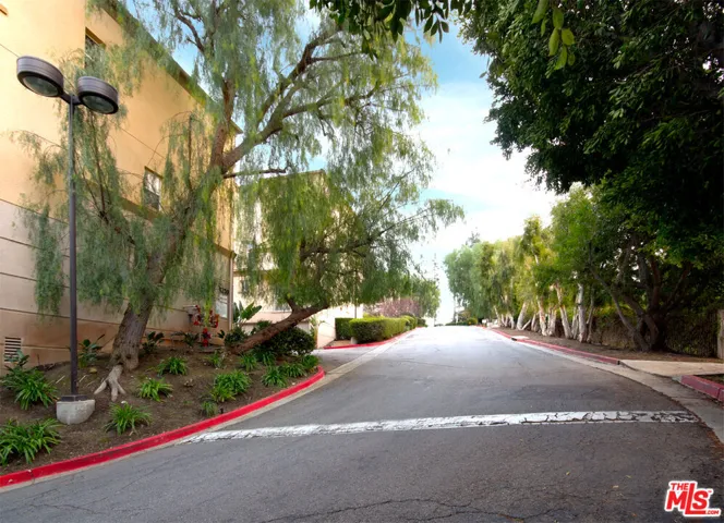 5200 Premiere Hills Circle 243, Woodland Hills, California 91364