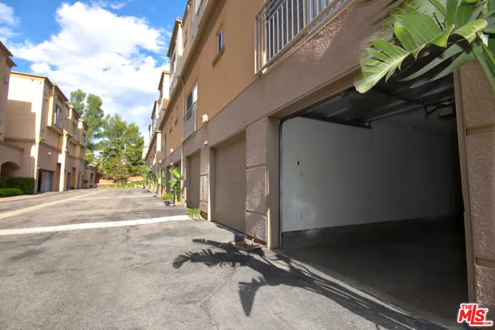 2-car detached garage