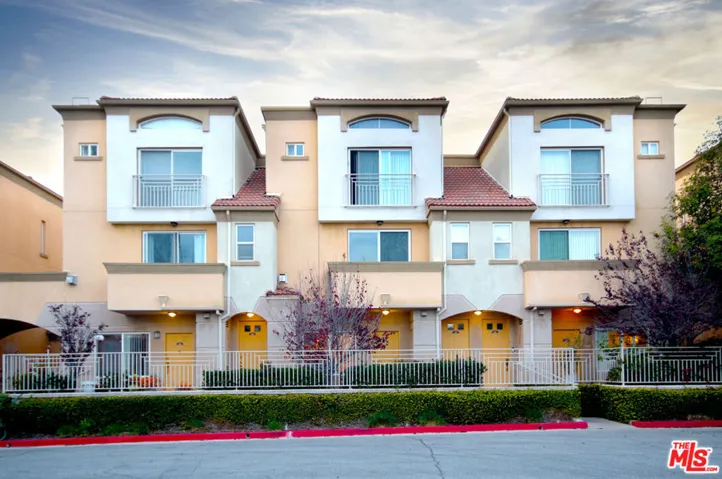 5200 Premiere Hills Circle 243, Woodland Hills, California 91364