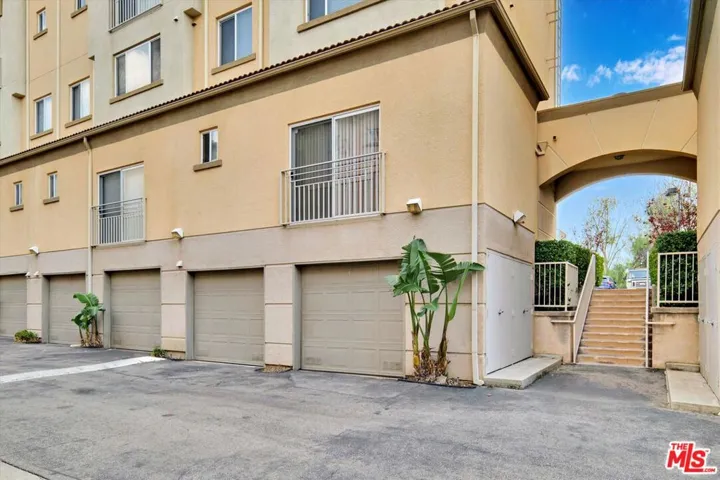 5200 Premiere Hills Circle 243, Woodland Hills, California 91364