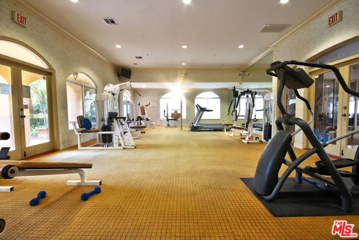 5200 Premiere Hills Circle 243, Woodland Hills, California 91364