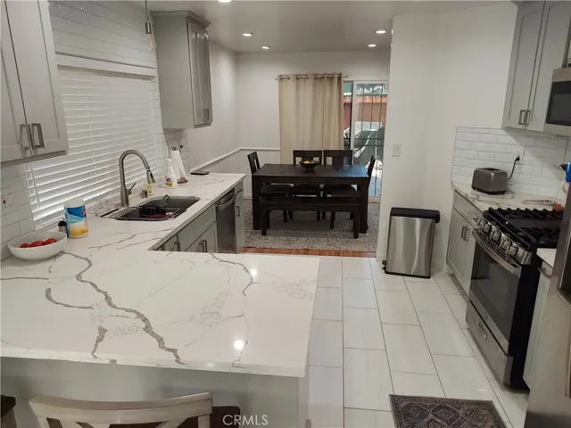 117 Racquet Club Drive, Compton, California 90220