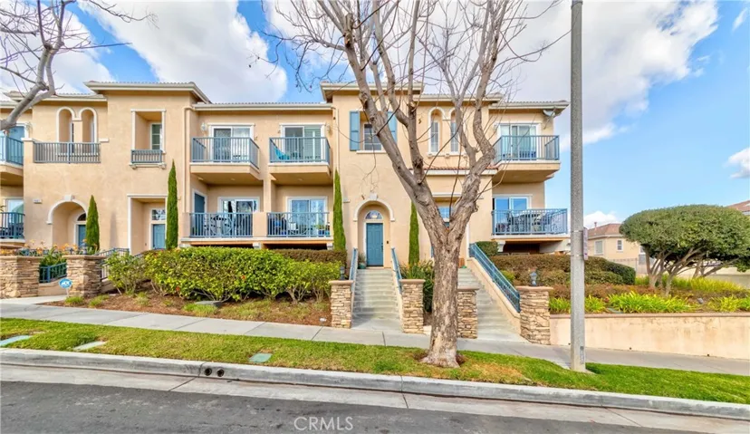 2617 Skyline Drive, Signal Hill, California 90755