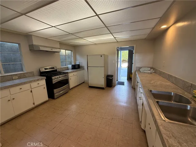1006 W Bainbridge Avenue, West Covina, California 91790