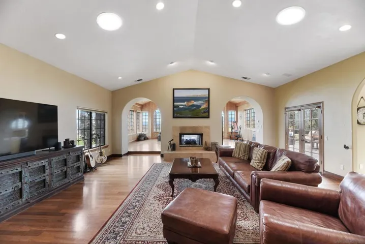 12963 Glen Circle Rd, Poway, California 92064
