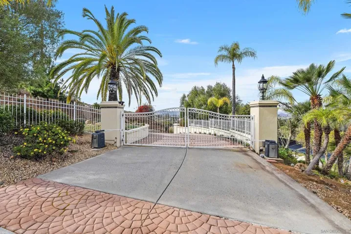 12963 Glen Circle Rd, Poway, California 92064