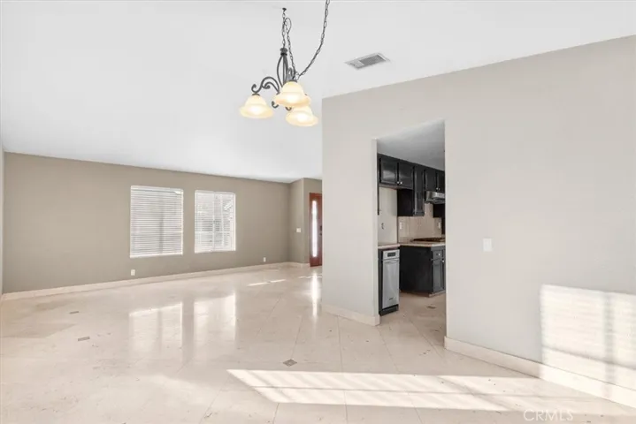 Living room / dining room