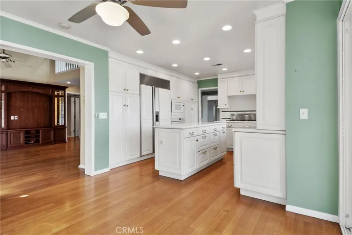 566 S Los Coyotes Drive, Anaheim Hills, California 92807