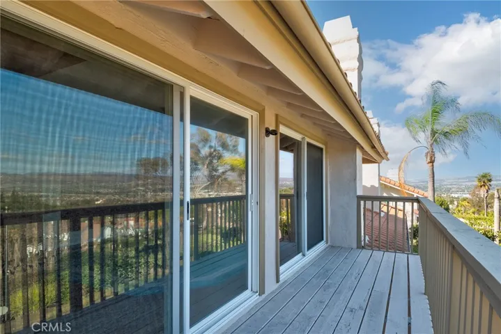 566 S Los Coyotes Drive, Anaheim Hills, California 92807