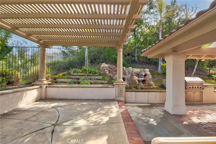 566 S Los Coyotes Drive, Anaheim Hills, California 92807