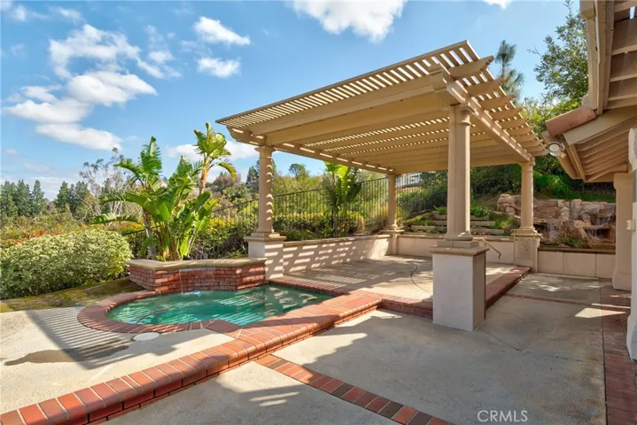 566 S Los Coyotes Drive, Anaheim Hills, California 92807
