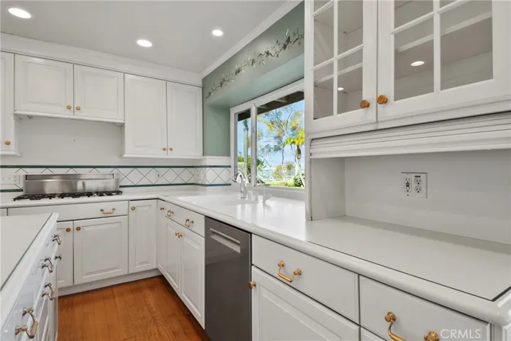 566 S Los Coyotes Drive, Anaheim Hills, California 92807
