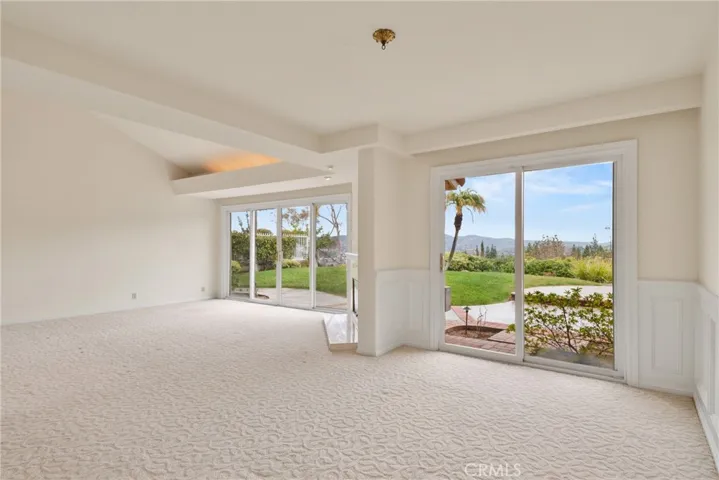 566 S Los Coyotes Drive, Anaheim Hills, California 92807