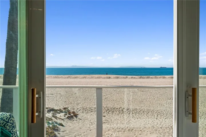 30 A Surfside Avenue, Surfside, California 90743