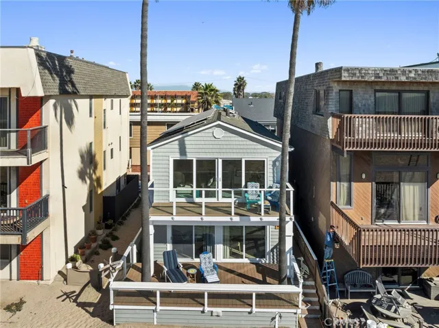30 A Surfside Avenue, Surfside, California 90743