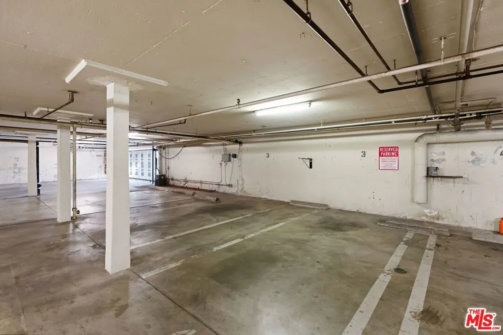 837 S Windsor Boulevard 3, Los Angeles, California 90005 home-pic-12