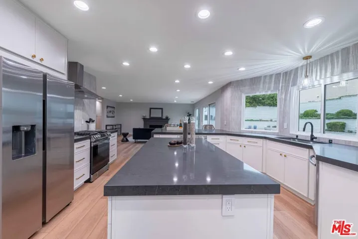 5718 Stonecrest Drive, Agoura Hills, California 91301