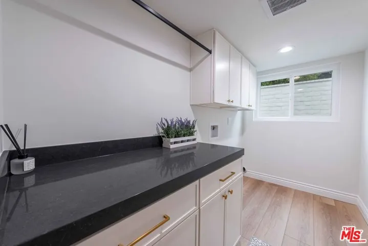 5718 Stonecrest Drive, Agoura Hills, California 91301