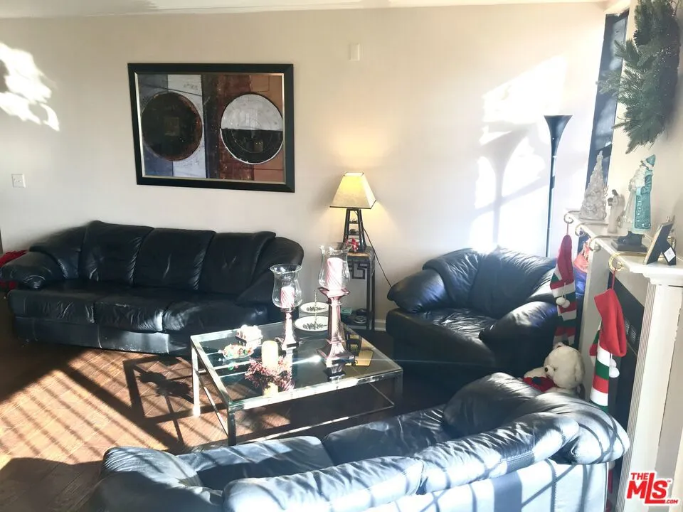 869 S Wooster Street 103, Los Angeles, California 90035 home-pic-4