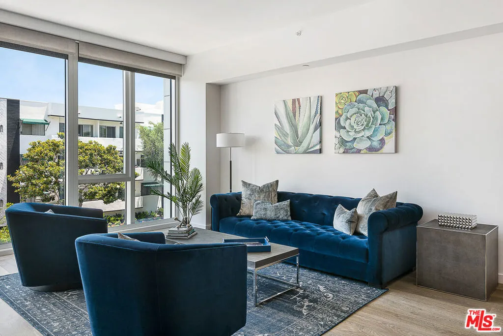 9000 W 3rd Street 204, Los Angeles, California 90048 home-pic-2