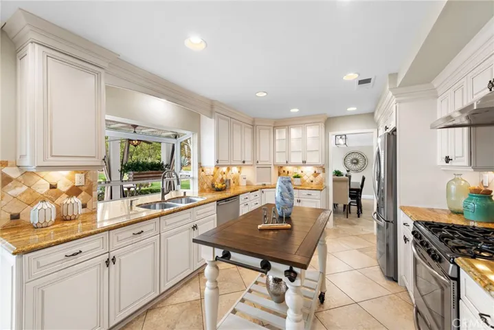 21321 Hillside Court, Lake Forest, California 92630