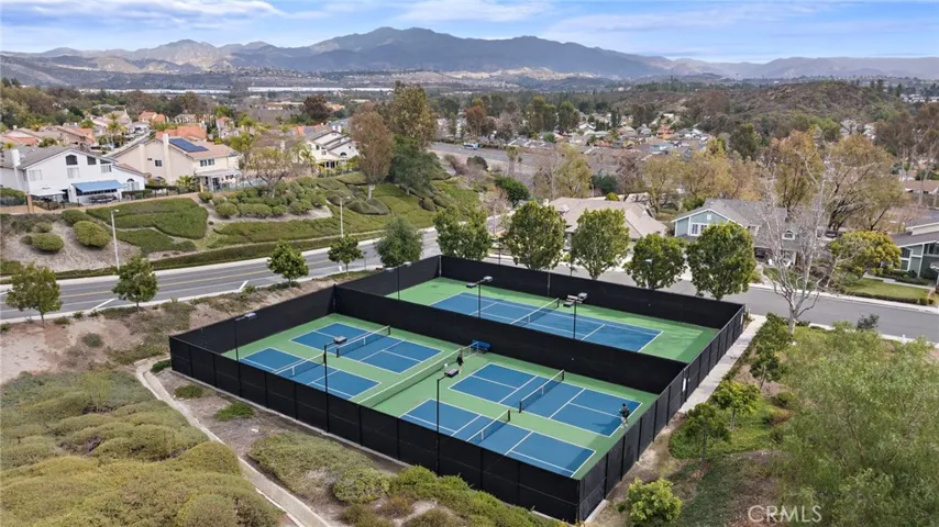 Pickleball & Tennis Courts