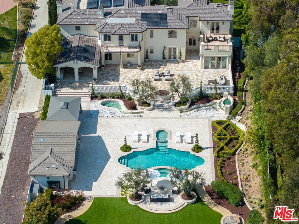 19426 Via Del Caballo, Yorba Linda, California 92886, 7 Bedrooms Bedrooms, ,8 BathroomsBathrooms,Residential,For Sale,Via Del Caballo,25498201