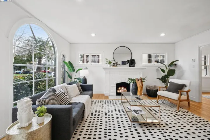 3222 Thompson Avenue, Alameda, California 94501