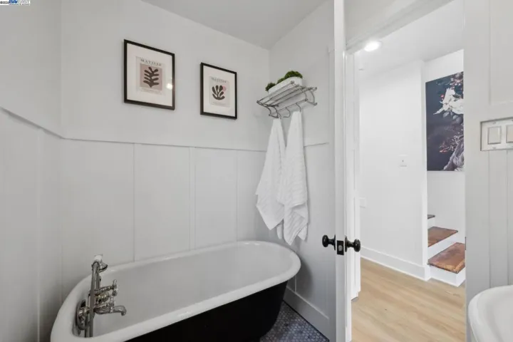 3222 Thompson Avenue, Alameda, California 94501