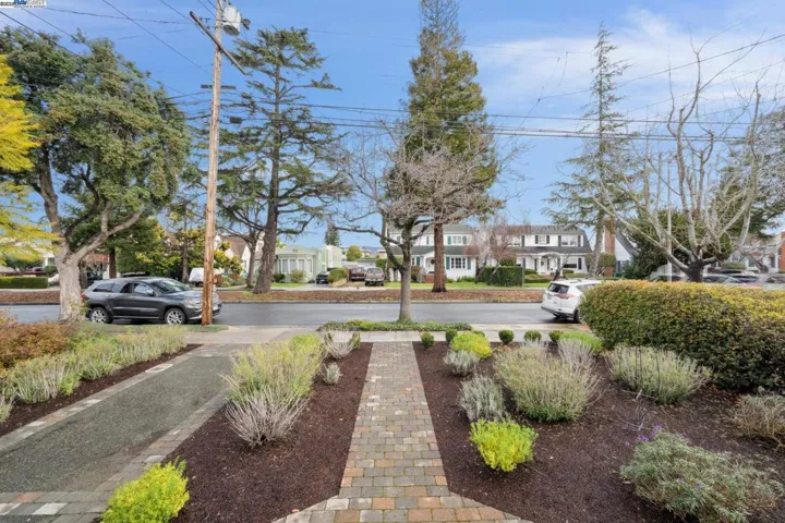 3222 Thompson Avenue, Alameda, California 94501