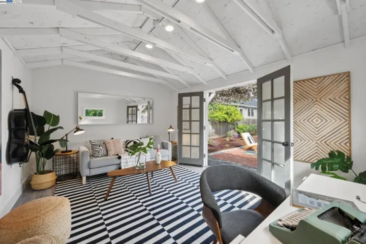 3222 Thompson Avenue, Alameda, California 94501