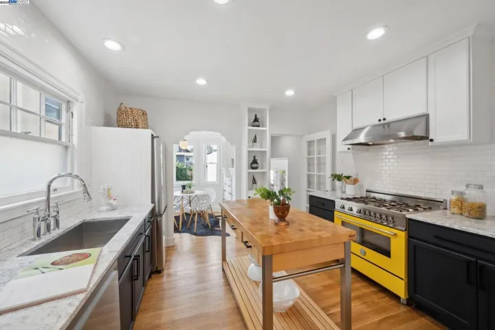 3222 Thompson Avenue, Alameda, California 94501