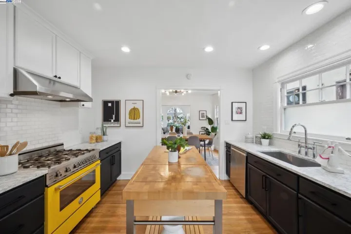 3222 Thompson Avenue, Alameda, California 94501