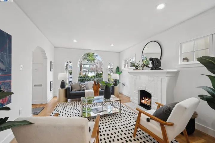 3222 Thompson Avenue, Alameda, California 94501