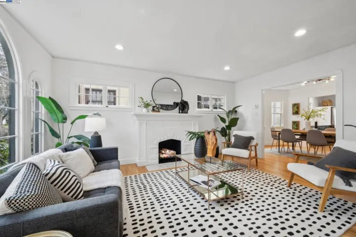 3222 Thompson Avenue, Alameda, California 94501